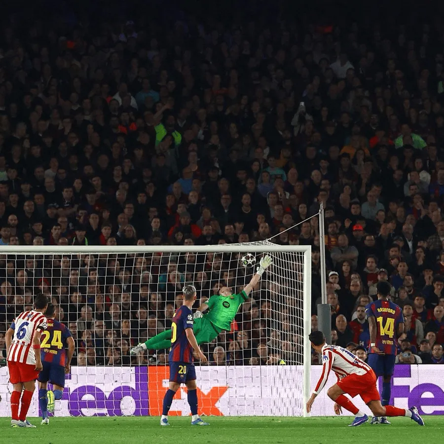 德甲2025-脚法出色！阿尔瓦雷斯本赛季对皇马/巴萨都有直接任意球破门